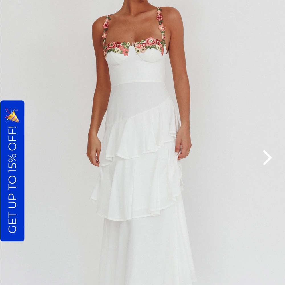 Selfie Leslie - Rose Garden Tiered Ruffle Floral Trim Maxi Dress White - size L
